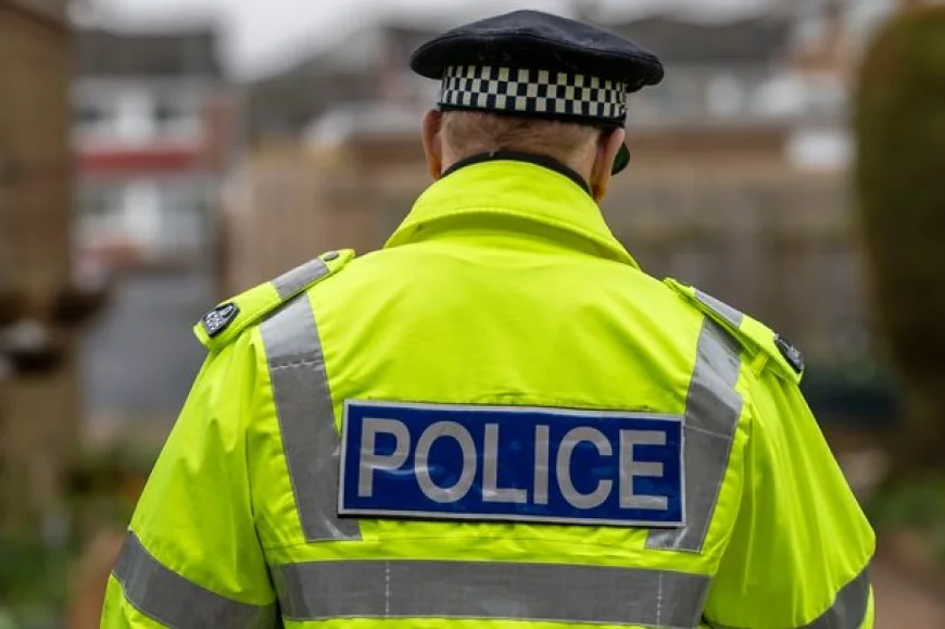 Police officer sacked over pictures he took in the gym
