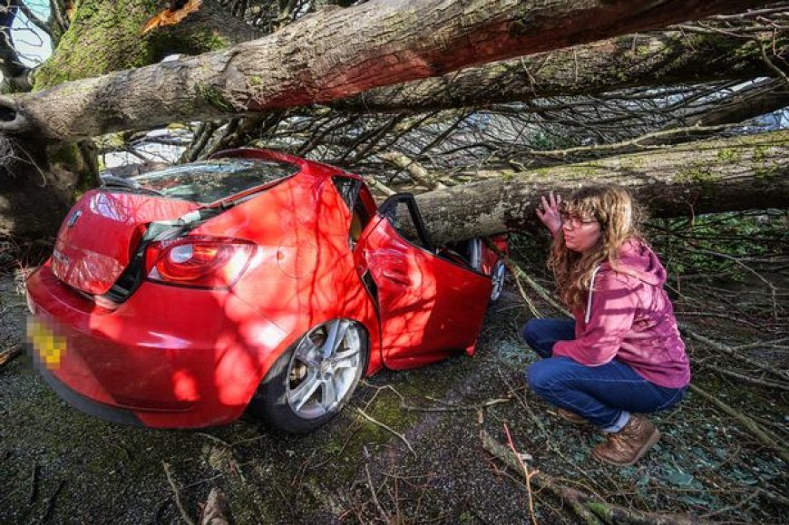 Storm Goretti wreaks havoc across UK after 100mph winds leaves 40,000 without power