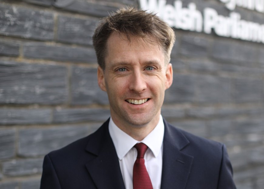 Welsh Parliament member backing the Repair Café support fund